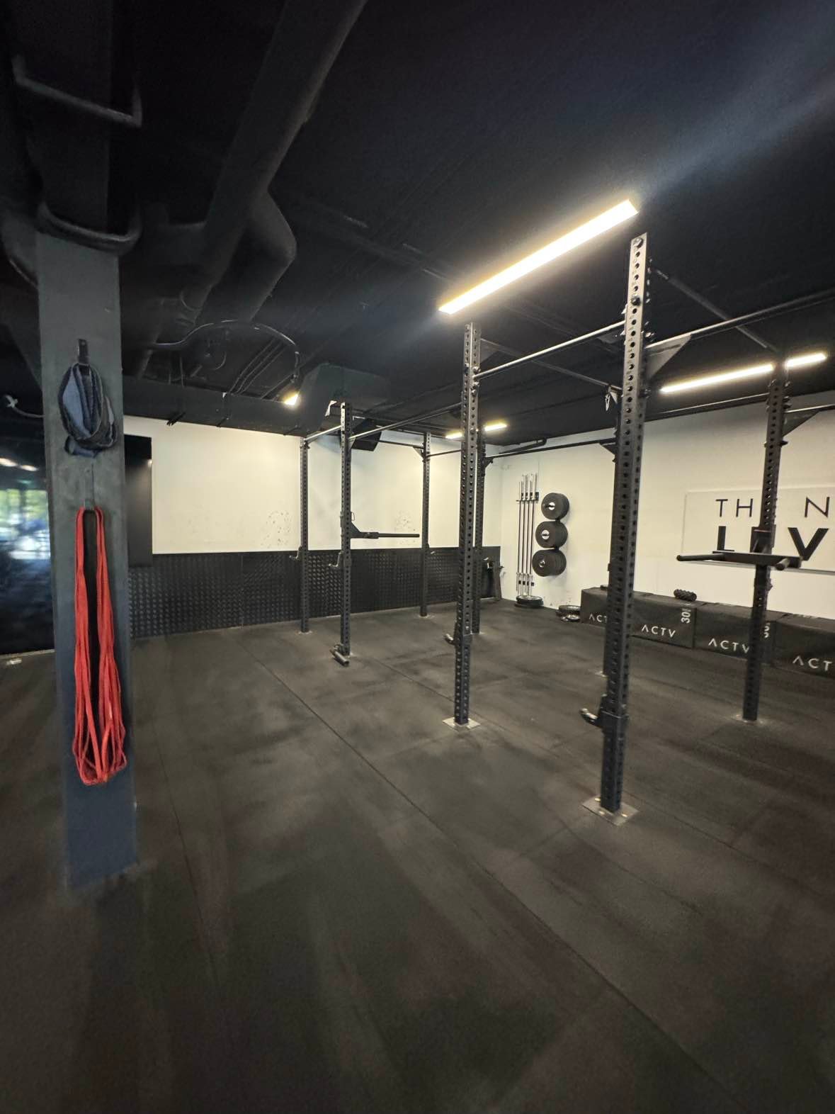 Gym cleaning Gold Coast training floor and rigs after a Gold Keys clean