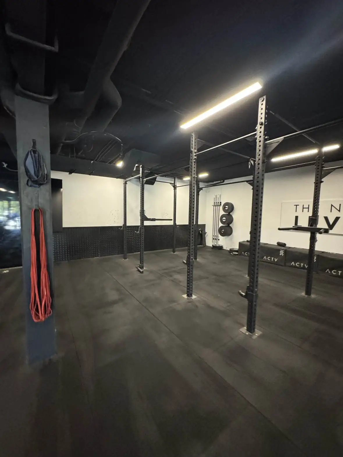 Gym cleaning Gold Coast training floor and rigs after a Gold Keys clean